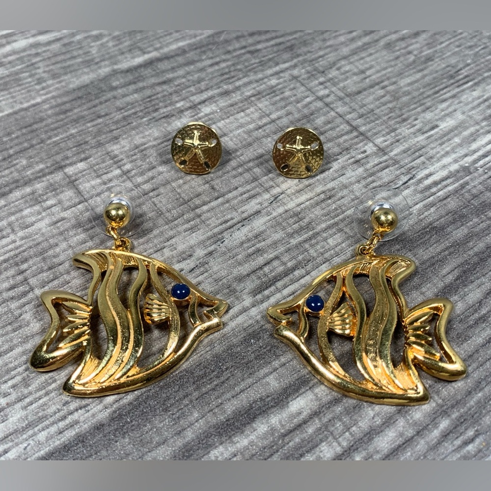 Vintage 90’s Avon Ocean Fish & Sand Dollar Pierced Earrings Gold Tone